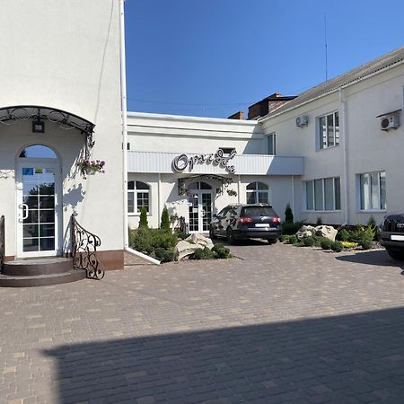 Орхідея Hotel Romny Buitenkant foto