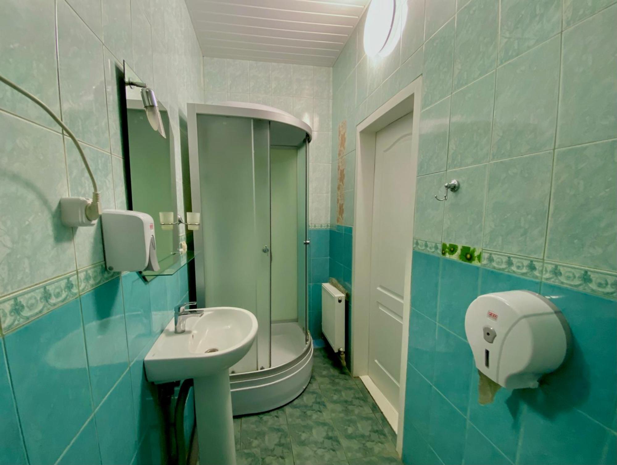 Орхідея Hotel Romny Buitenkant foto