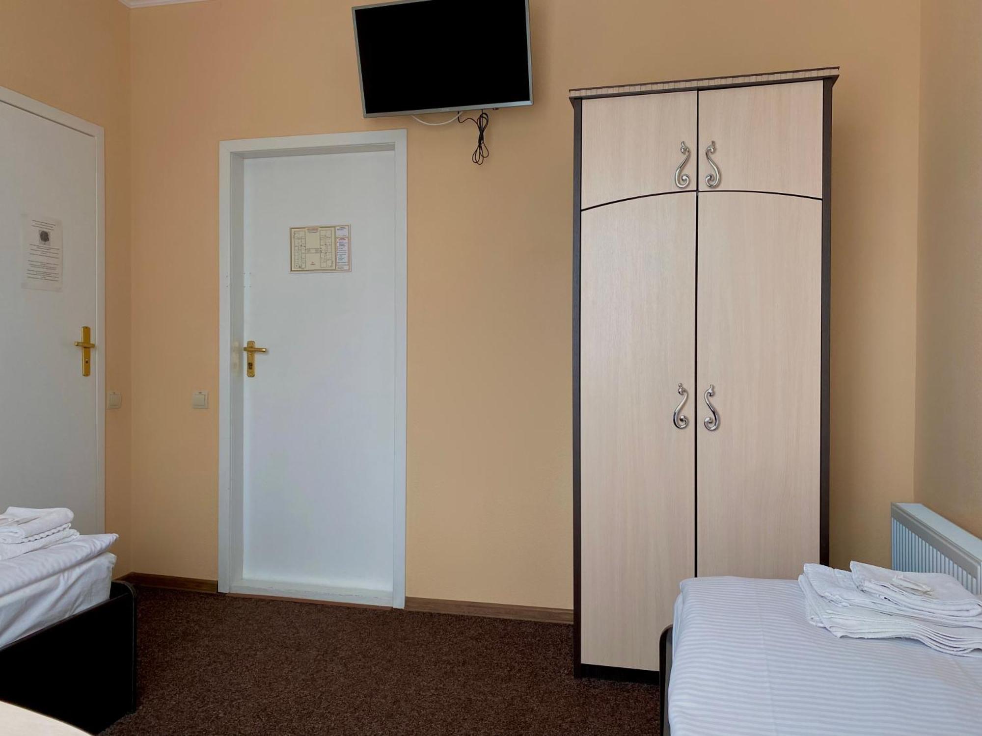 Орхідея Hotel Romny Buitenkant foto