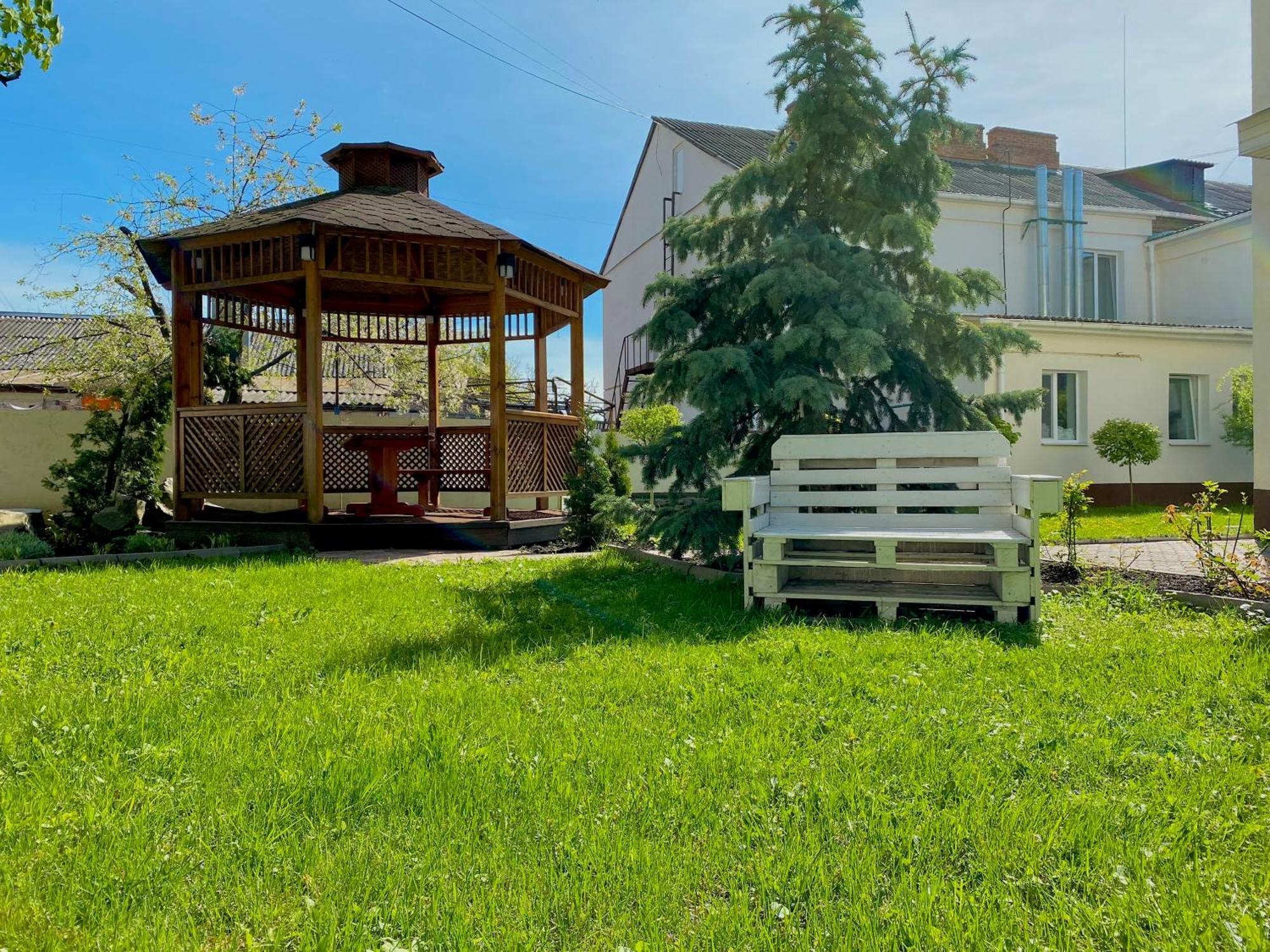 Орхідея Hotel Romny Buitenkant foto