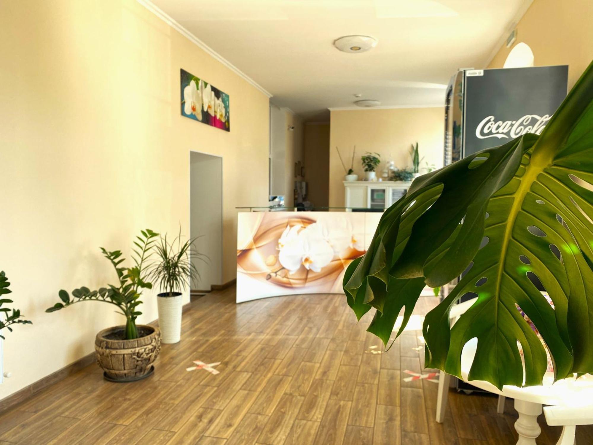 Орхідея Hotel Romny Buitenkant foto