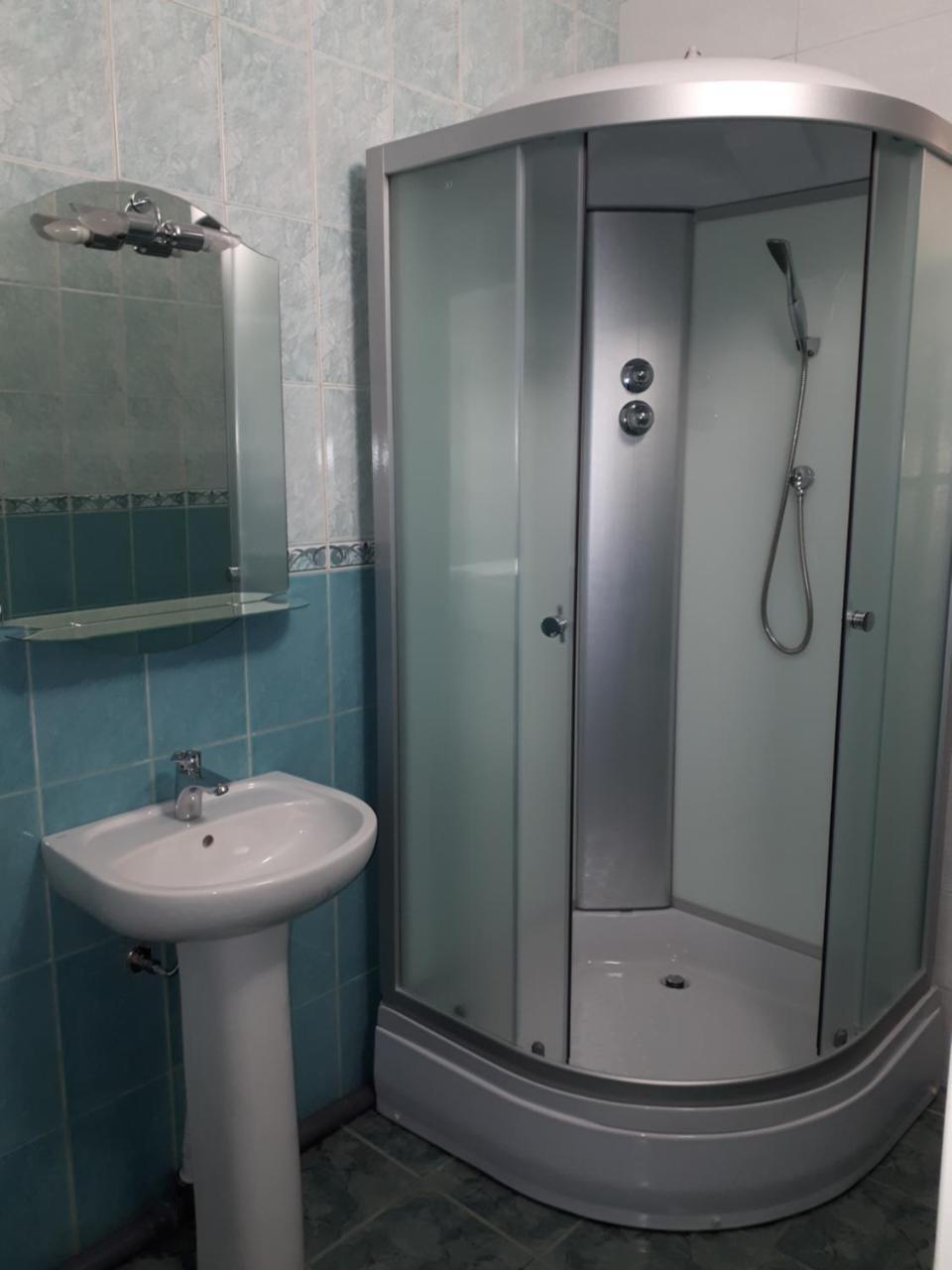 Орхідея Hotel Romny Buitenkant foto